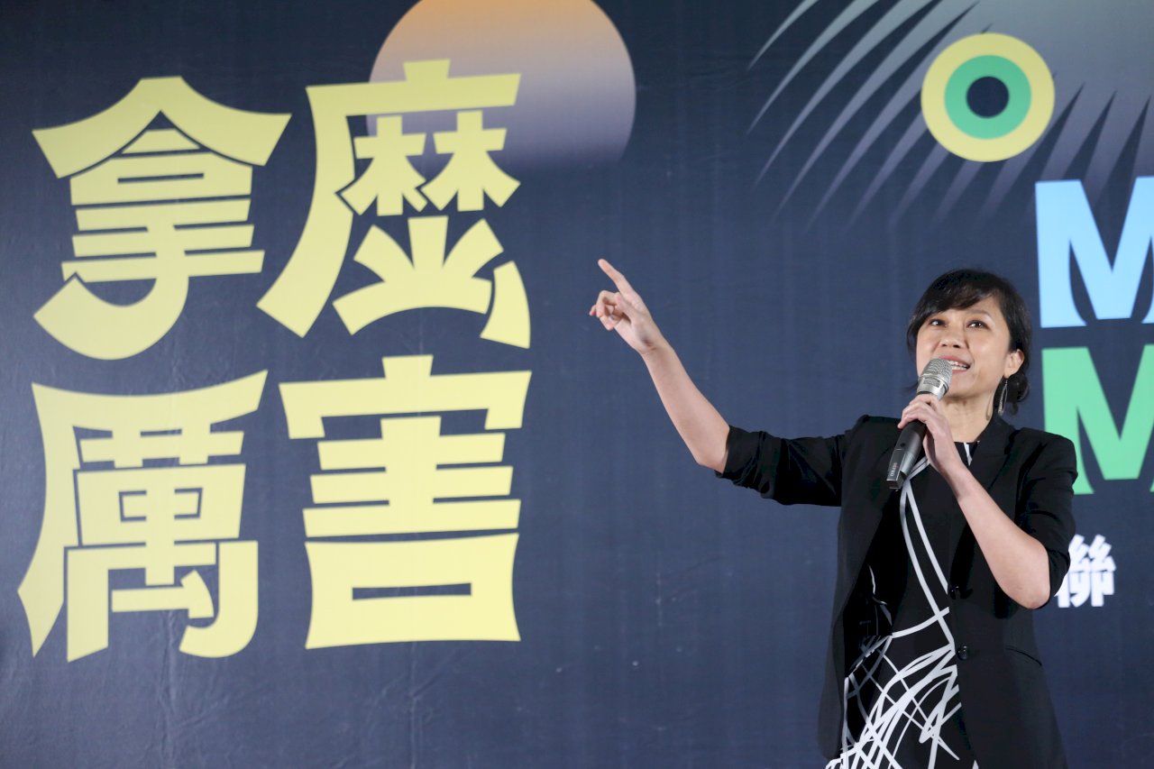 「拿麼厲害」原民人物展開幕 谷辣斯聽她說完話哭了