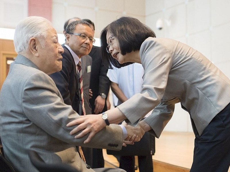 李登輝辭世 蔡總統哀悼不捨 推崇民主貢獻