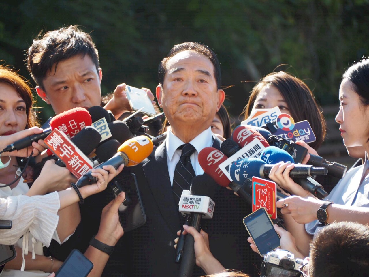 黃義交辭世 宋楚瑜震驚不捨