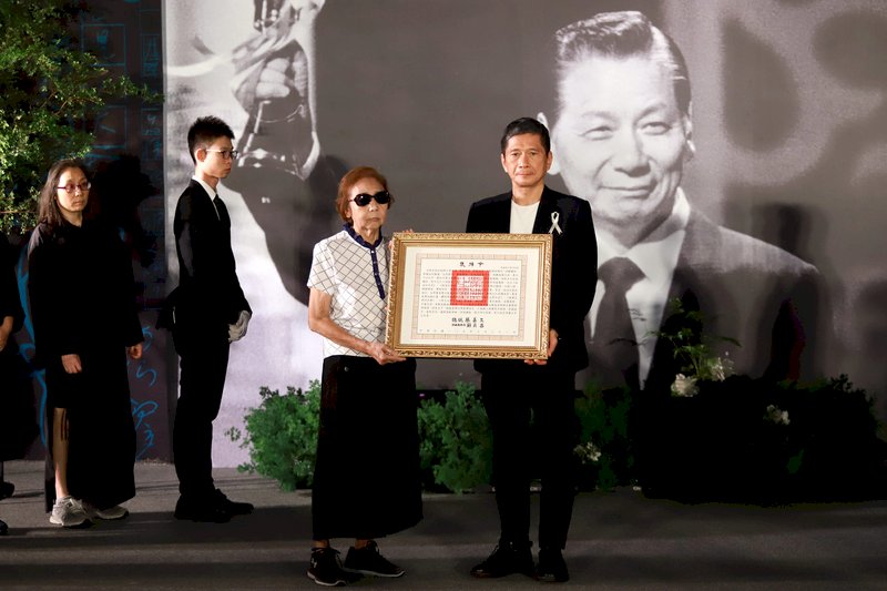 九歌創辦人蔡文甫辭世 李永得代頒總統褒揚令