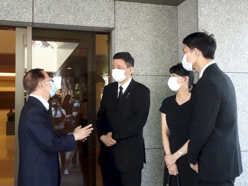 【更新】追悼李登輝 駐日處湧進數百政要及民眾