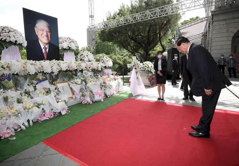 追思李登輝　連戰籲兩岸覓和平方案