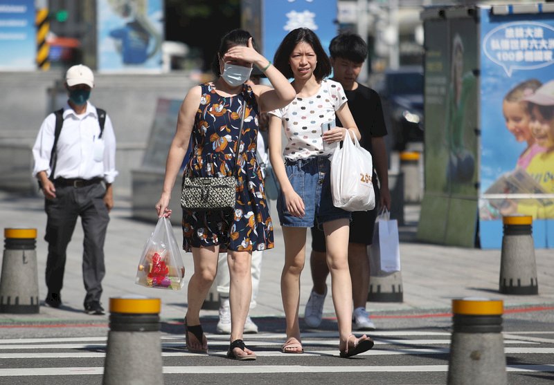 週末炎熱須留意午後陣雨 下週低壓影響天氣不穩定