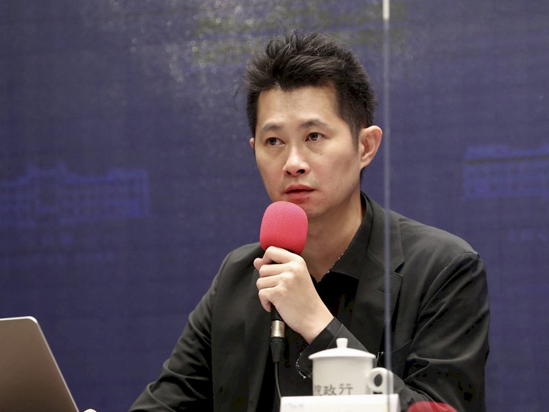 提升台灣辨識度 政院上午公布新版護照封面