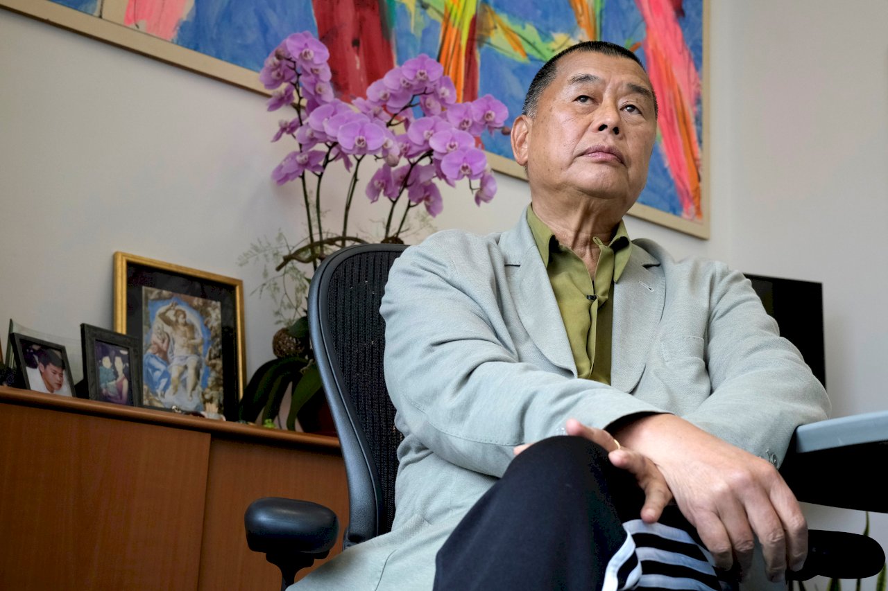 台蘋紙本才宣布停刊 港警凍結黎智英持有壹傳媒7成股份與其他財產