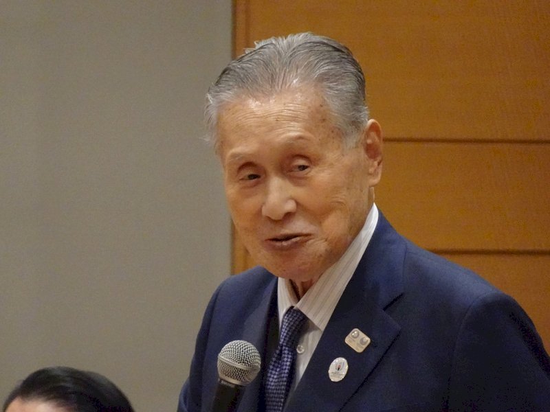 森喜朗負傷仍赴台追思李登輝　菅義偉託話致意