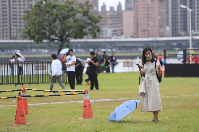 巴威颱風外圍環流影響 明天天氣不穩定