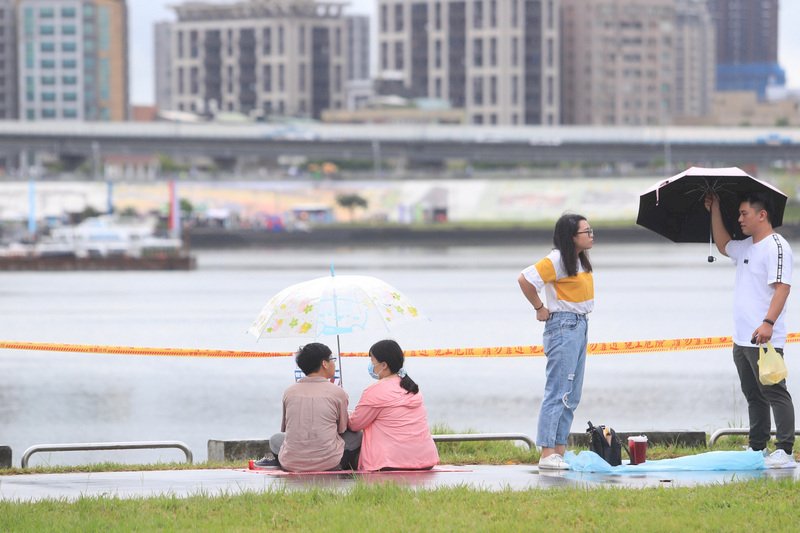 颱風巴威漸遠離  24至29日西半部防西南氣流大雨