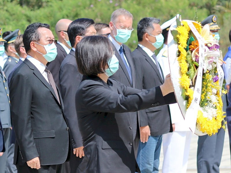 蔡總統主持八二三戰役公祭追思 AIT官員與祭