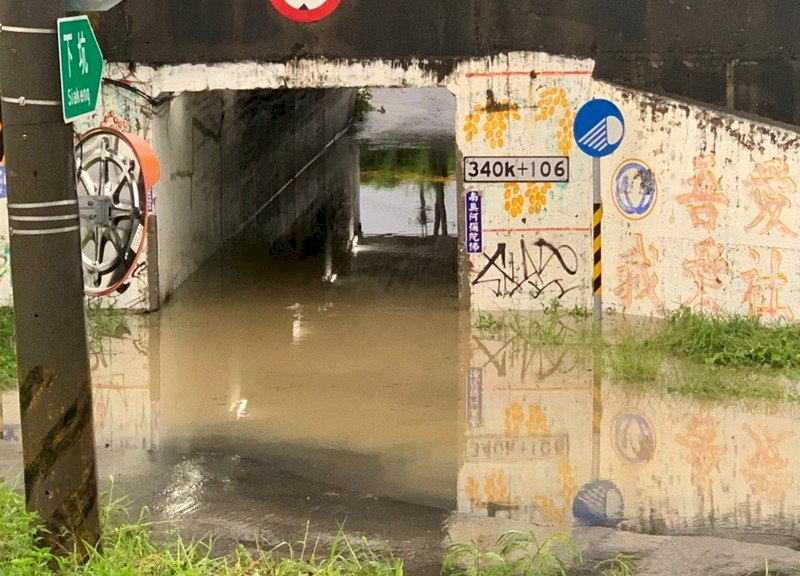 高市豪雨落雷停電 9處水位警戒