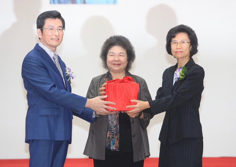 朱富美上任秘書長 陳菊盼監院開創嶄新格局