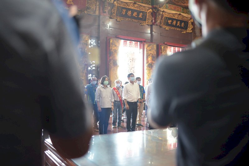 謝市民相挺陳其邁 蔡總統：一定支持高雄發展