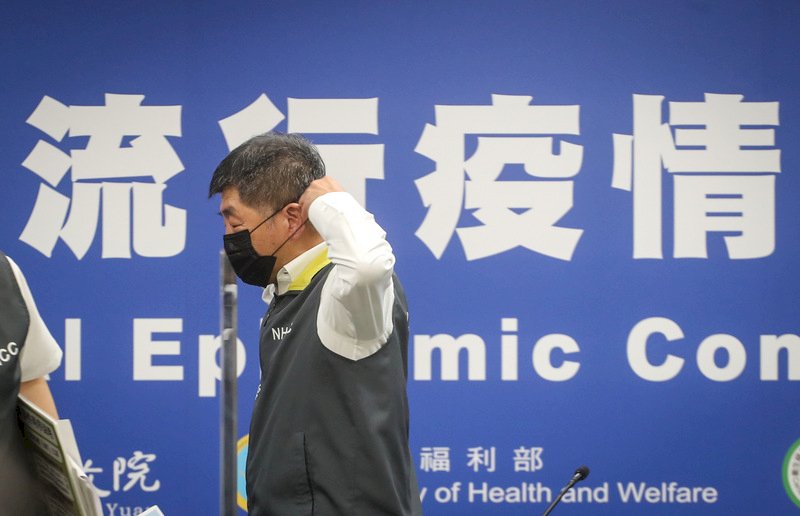 陳時中：健保費收費考慮納海外收入