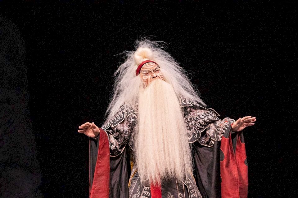 「李爾在此」封箱  吳興國傾全力盡興演出