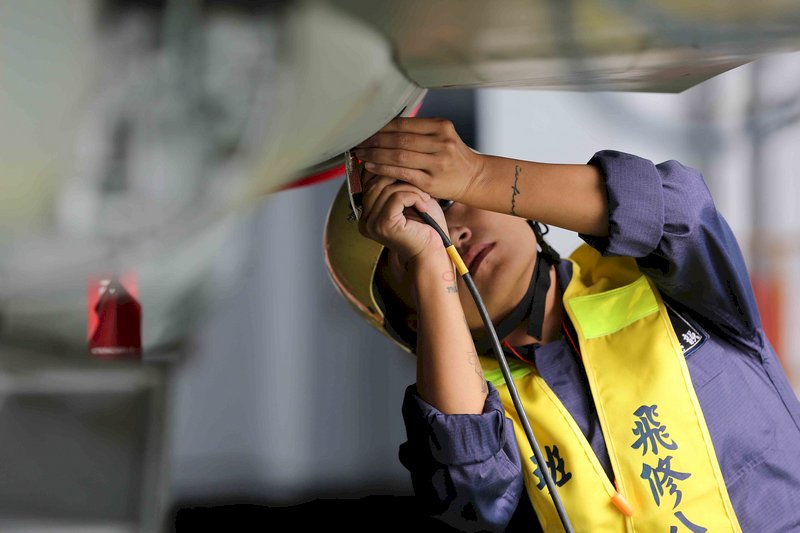 台北-上海：反戰、人口普查、放開生育限制、螞蟻科技上市暫緩