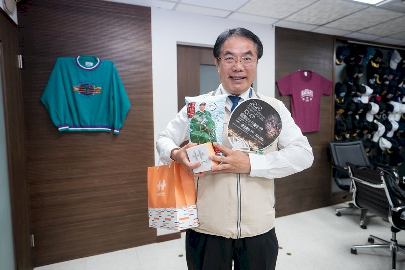 國慶焰火 黃偉哲驚喜宣布發數加碼到27,354發
