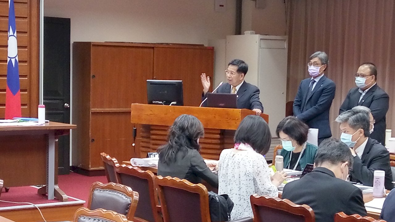 外送店家、大學美食街明年須標示肉品來源　違規可罰400萬