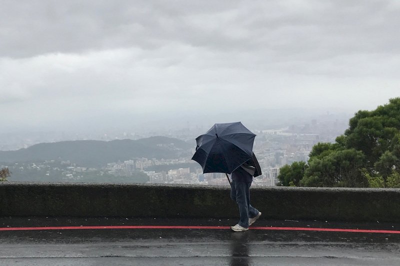 收假日晚起變天 基隆北海岸、大台北山區、東北部防大雨或豪雨