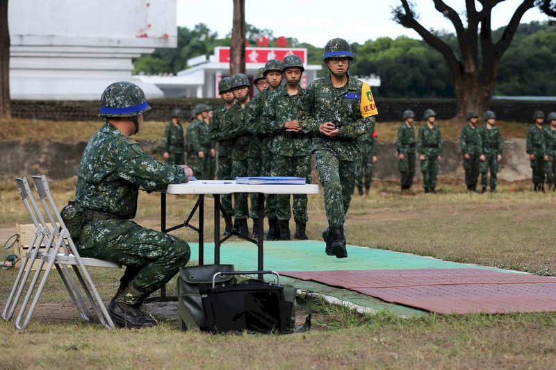 舒緩入營塞車 內政部協調分流入營、增加訓量