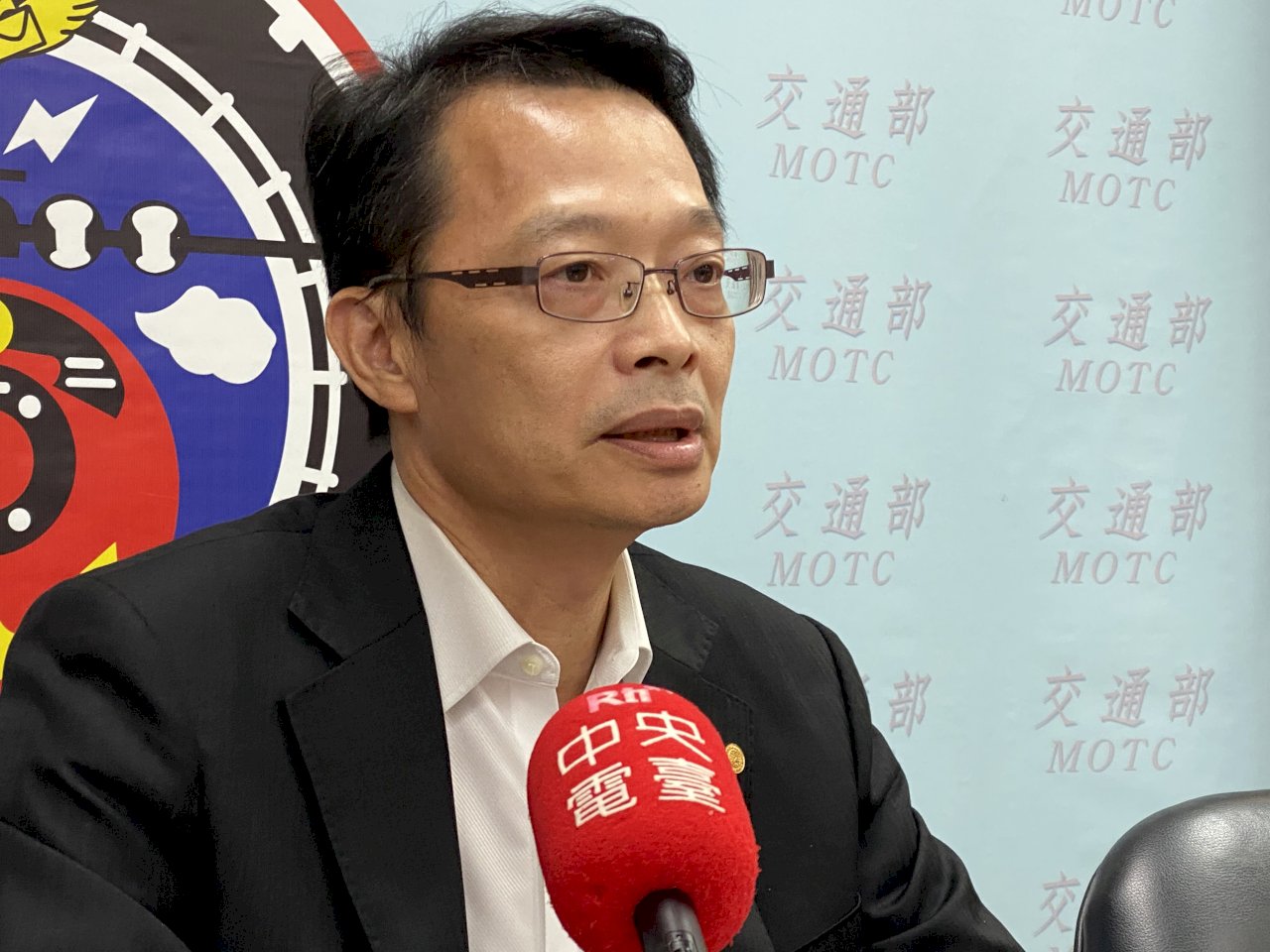 機組員頻頻採檢傷身、恐危及飛安 民航局已行文指揮中心評估改善