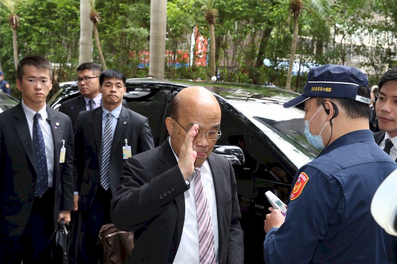 流感疫苗施打「爆桌」蘇揆：盼讓高齡者與幼兒優先施打