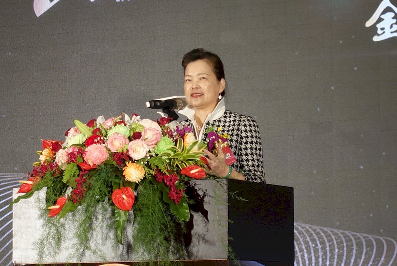 王美花：將發給具永久居留權外國人三倍券