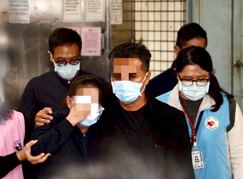 長榮女大生父母連夜南下認屍 哭聲迴盪殯儀館