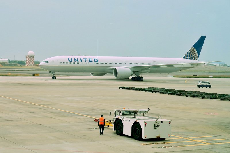 波音回應飛安危機了！建議各航空公司停飛同款引擎777機型