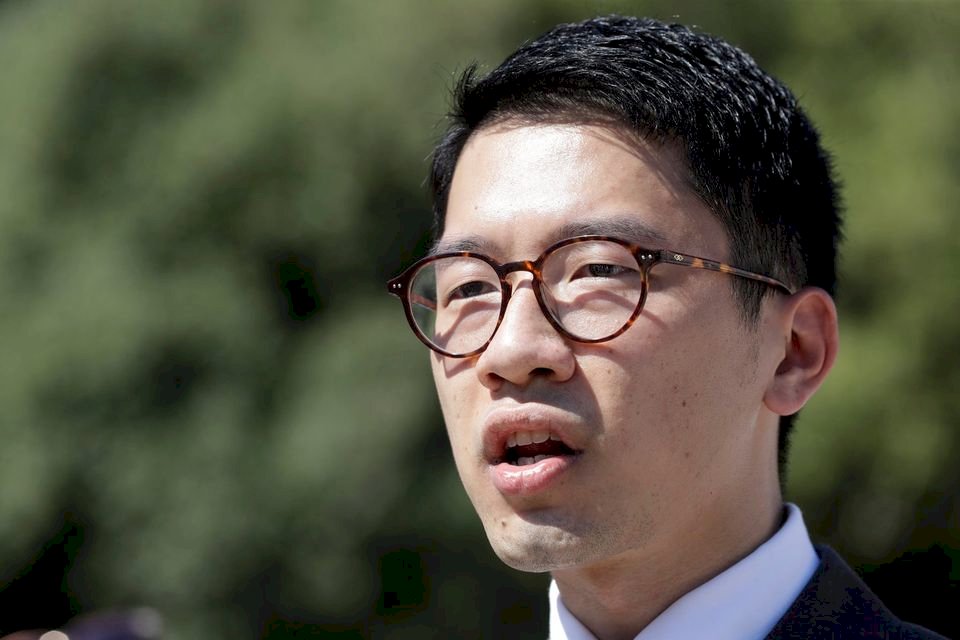 流亡港人羅冠聰：台灣最需要捍衛民主自由的政黨
