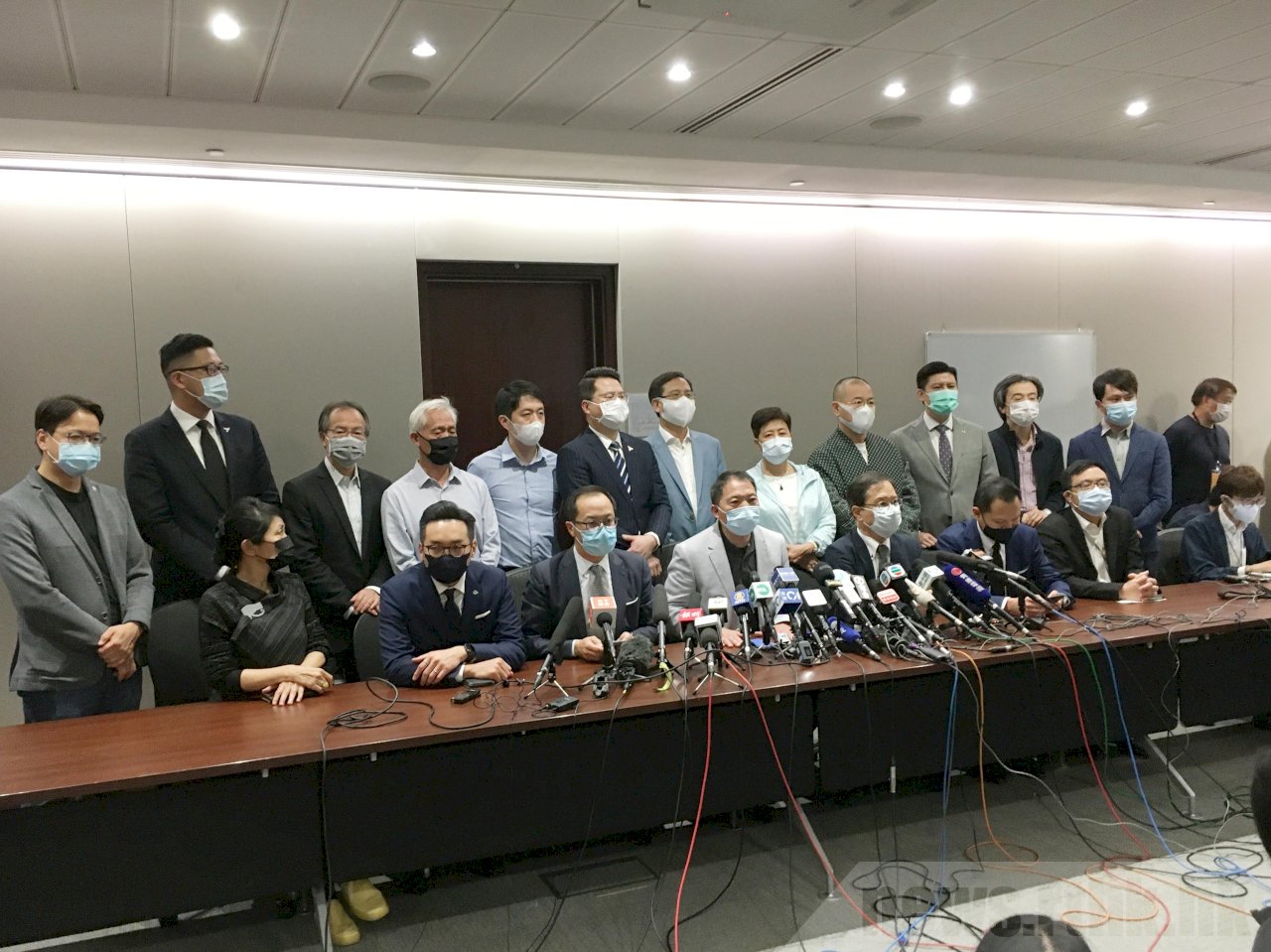 港民主黨7名議員遞請辭信 預計12月1日生效