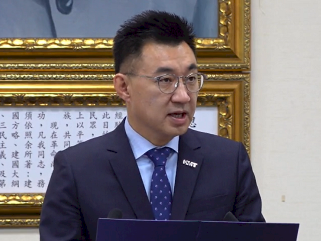 逾200遊覽車北上秋鬥 江啟臣號召民眾穿黑衣反萊豬