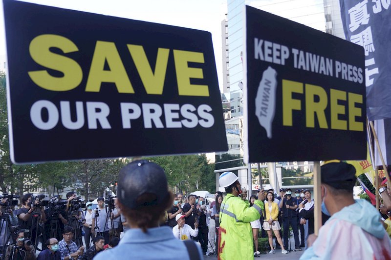 ◎美國對台軍售跟武統、和統的關連？萊豬、中天事件後，各政黨民調微妙變化！