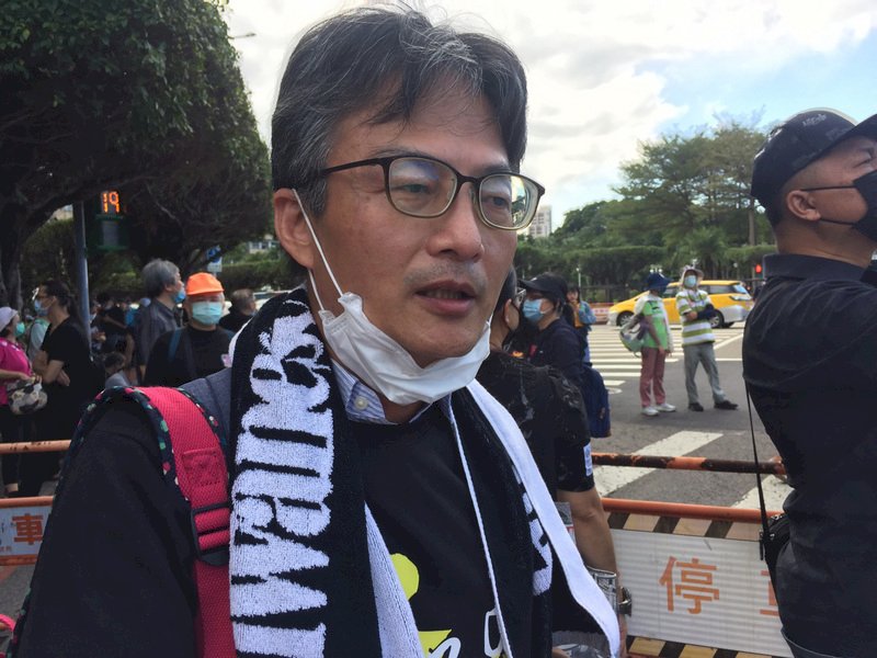 醫師蘇偉碩遭衛福部告發散布不實謠言  最重可判3年刑