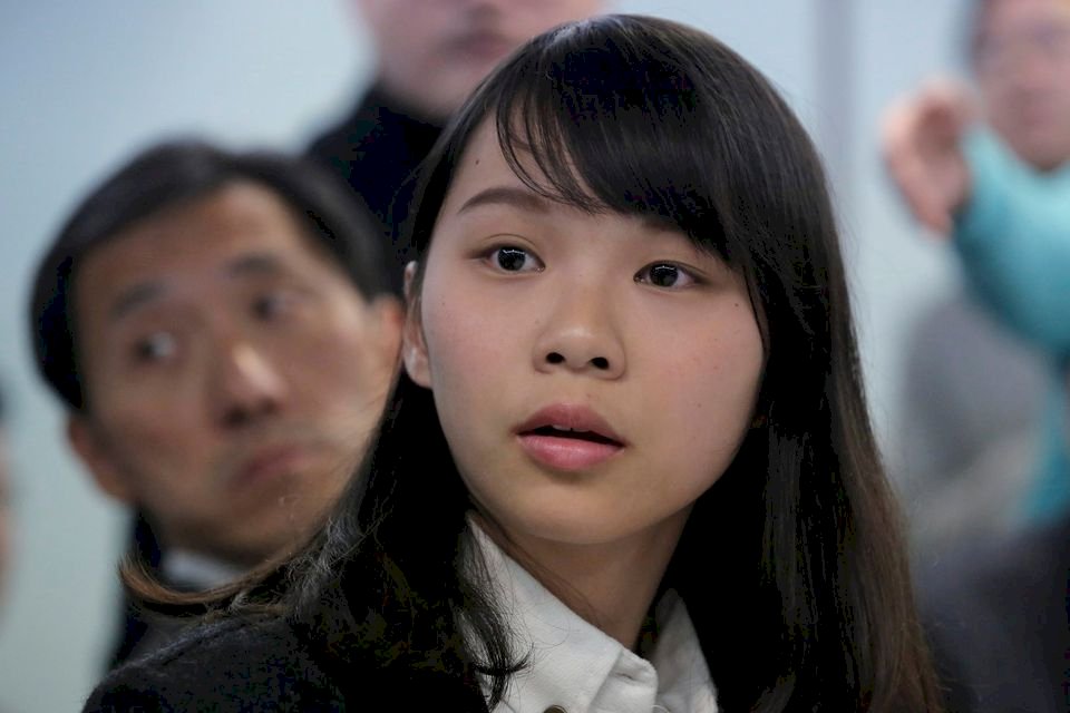 港警正式通緝周庭 不回港自首將終生追捕