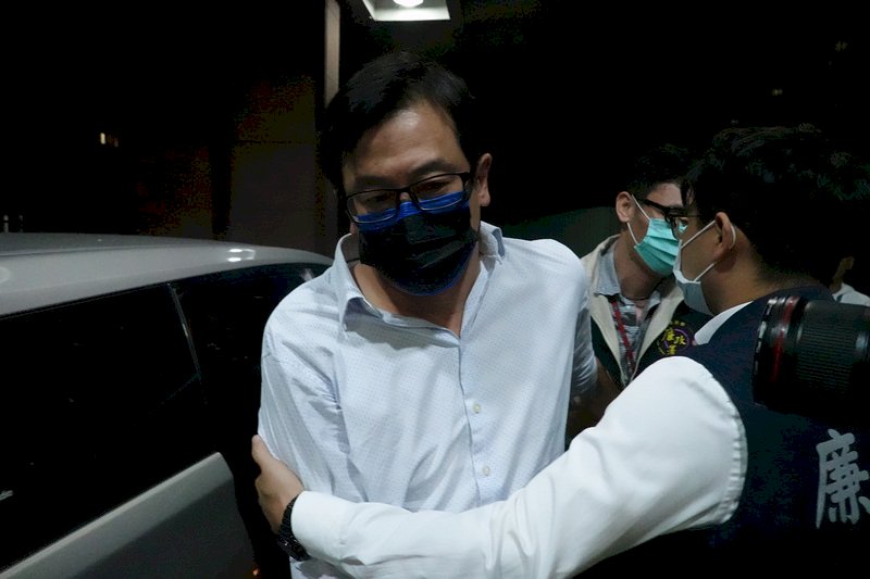 勞動基金官員涉收賄炒股案 勞動部暫停其職務、禁止退休