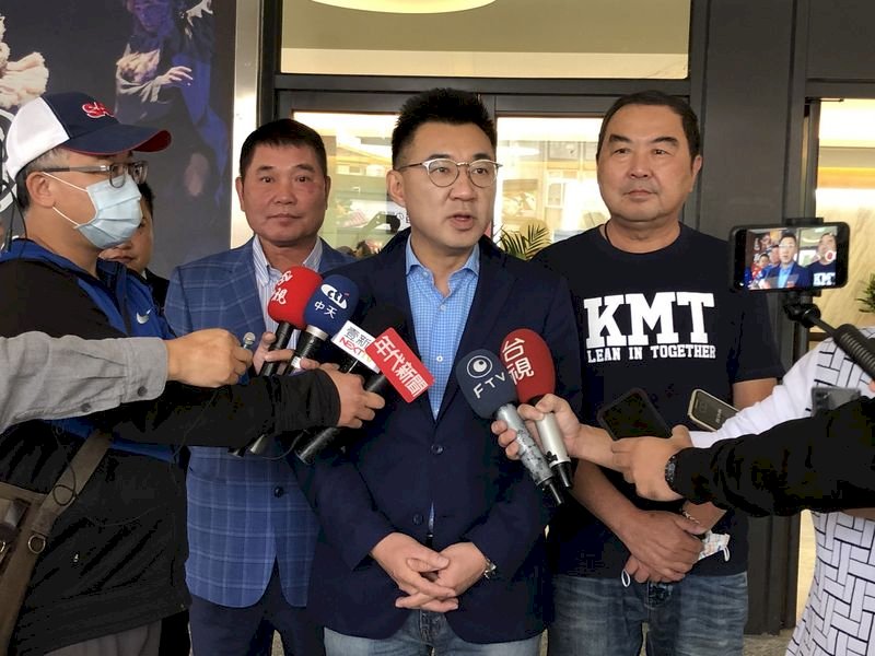 青年團不認同丟豬內臟 江啟臣：包容不同意見