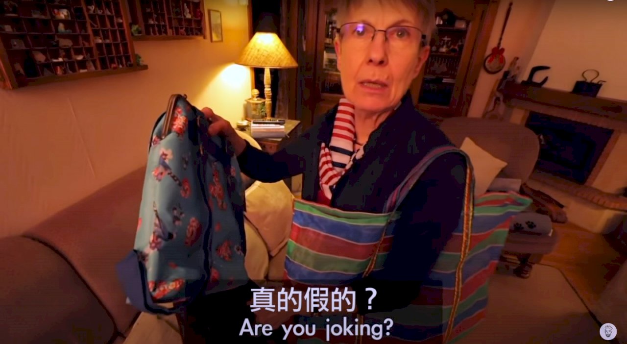 蔡總統贈法國網紅台灣背包  奶奶收禮中文感謝