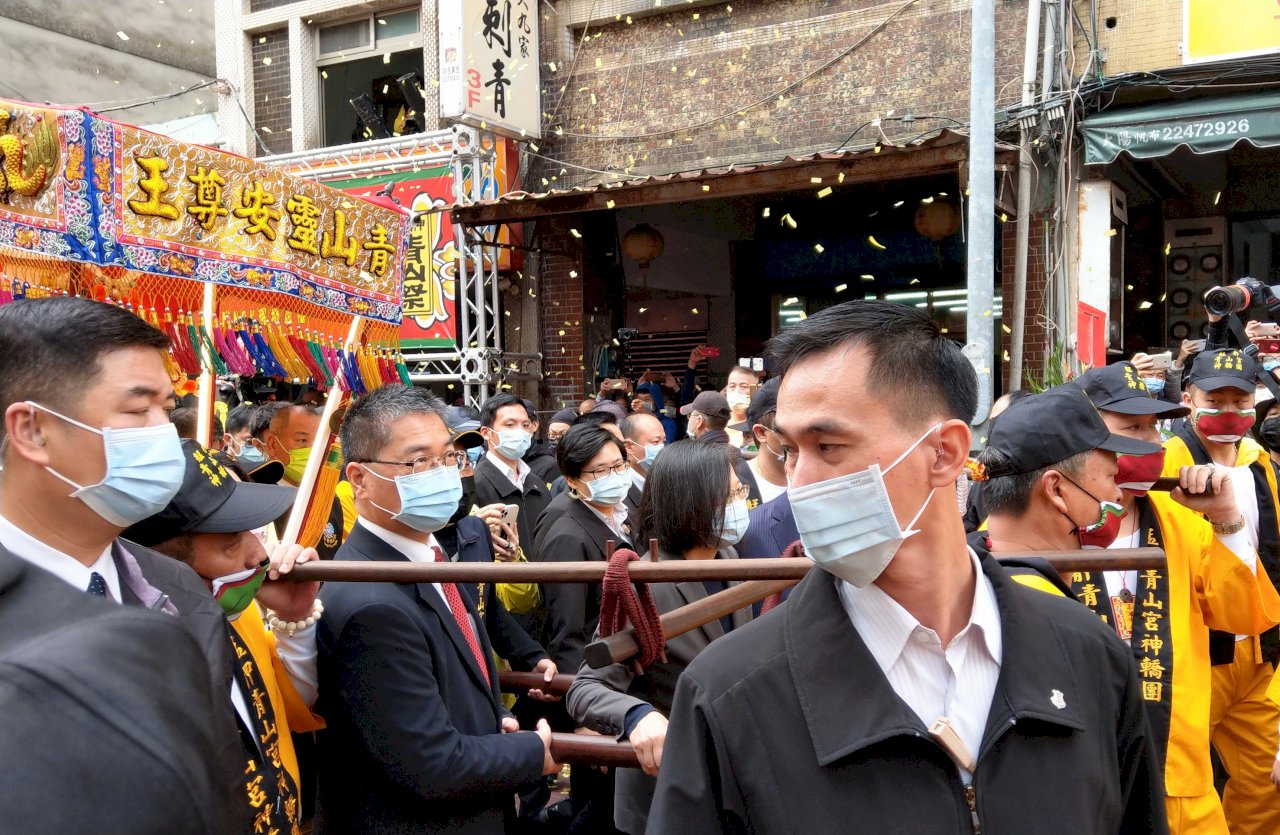 天冷疫情變嚴重 總統籲戴口罩、勤洗手繼續守好台灣