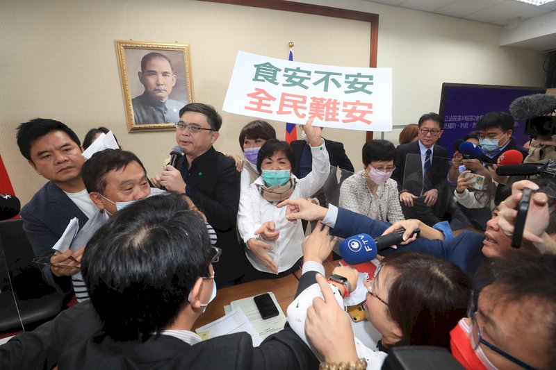 農委會萊豬行政命令 朝野混亂中表決通過送協商