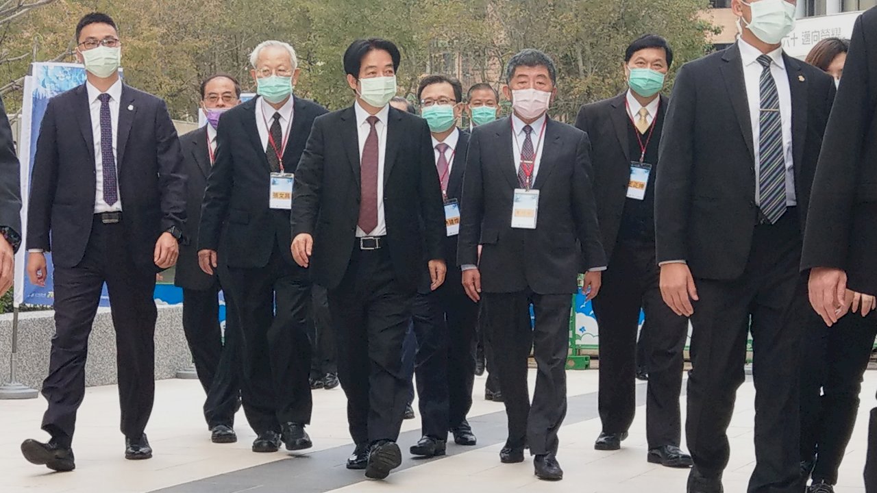疫苗採國內外雙軌並行 賴清德：政府傾全力助國內疫苗廠