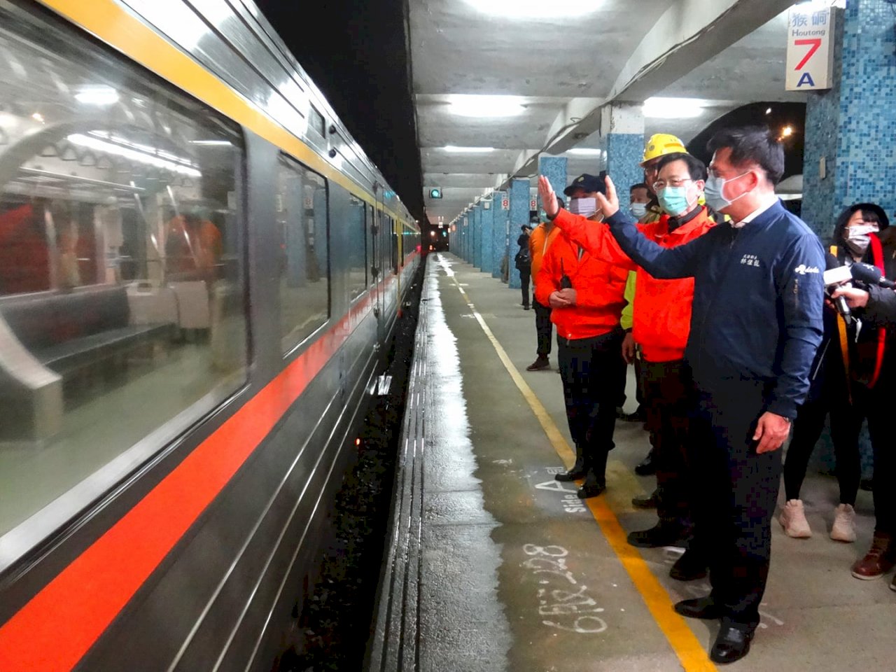 台鐵瑞芳猴硐段搶修十天 今清晨順利通車