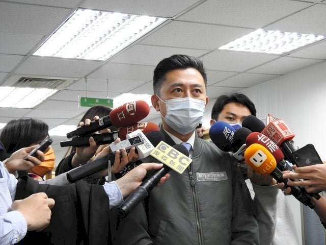 林智堅三問朱立倫 國民黨反邀蔡總統公開辯論竹竹合併