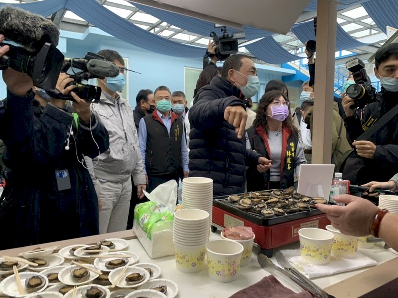 鮑魚是年節喜慶時必備美食 謠傳它害了台灣的命運? 你相信嗎?不是魚 曾出現在台灣國宴上的鮑魚 你懂吃愛吃嗎?