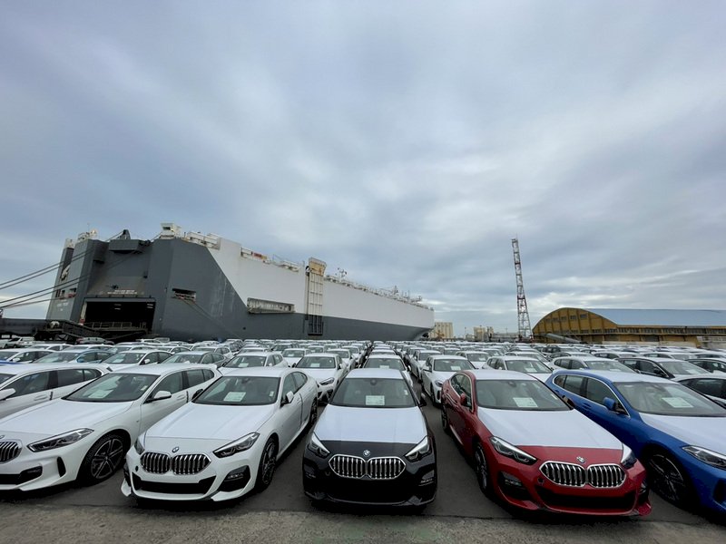 大搶車！總價99億3000輛雙B進港，創台中港開港44年紀錄，竟是這兩種人在搶車