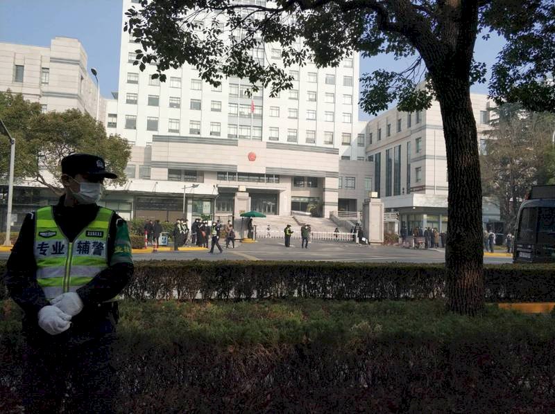 為報導疫情  中國公民記者張展被判入獄四年
