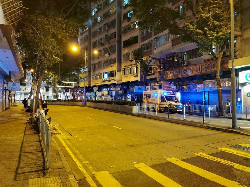 香港防疫首度局部封城 上萬人宅家48小時