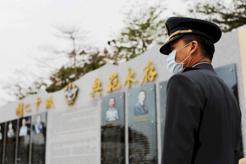 黑鷹事故週年 蔡總統臉書緬懷沈一鳴等7將士