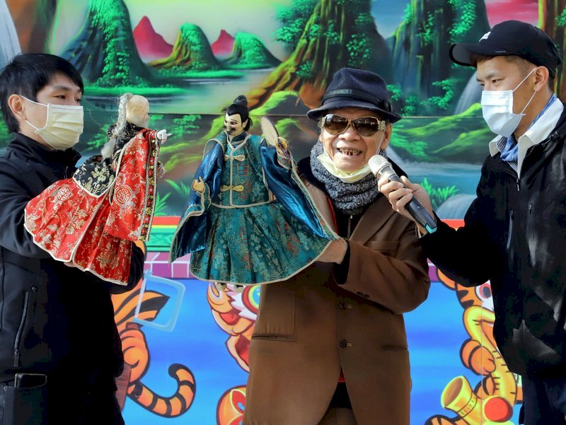 混血歌的影響與黃俊雄布袋戲帶動的多元風