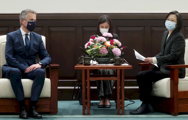 英新任駐台代表鄧元翰上任 蔡總統盼就雙邊貿易協定展開對話