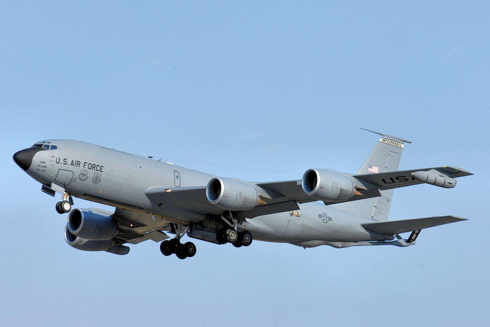 傳美軍機靠近我民航機  民航局：未達空中接近標準